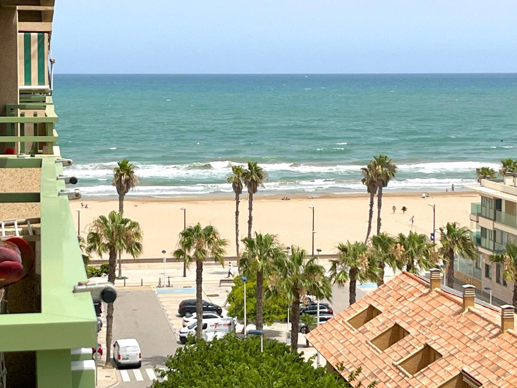 Stylish Well-connected Beachfront Flat Apartamento *